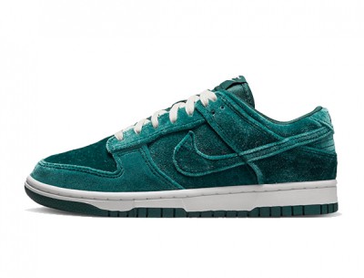 1:1 Replica Nike Dunk Low "Green Velvet"