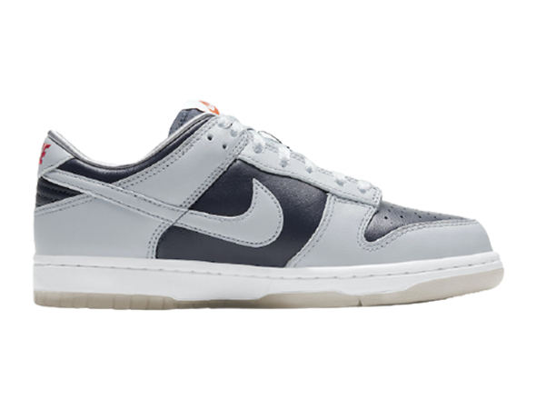 grey and navy dunks