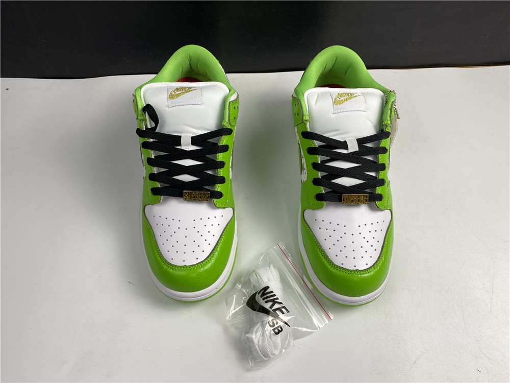 green supreme dunks