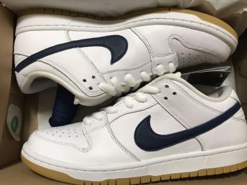 nike sb dunk low orange white