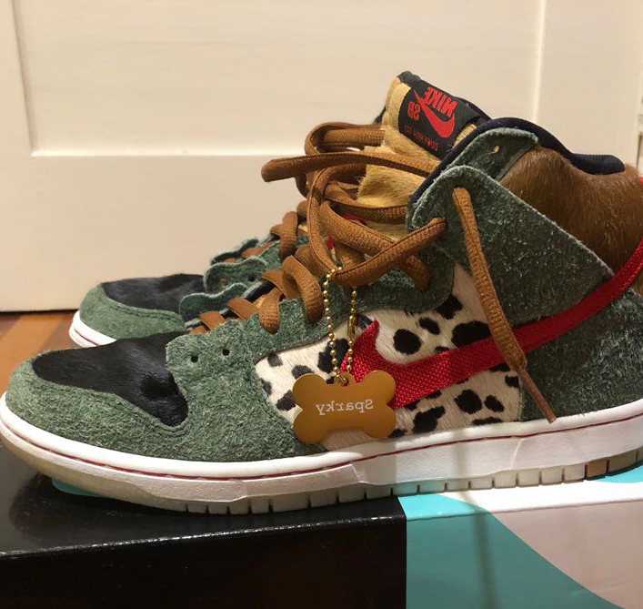 dunk high dog walker