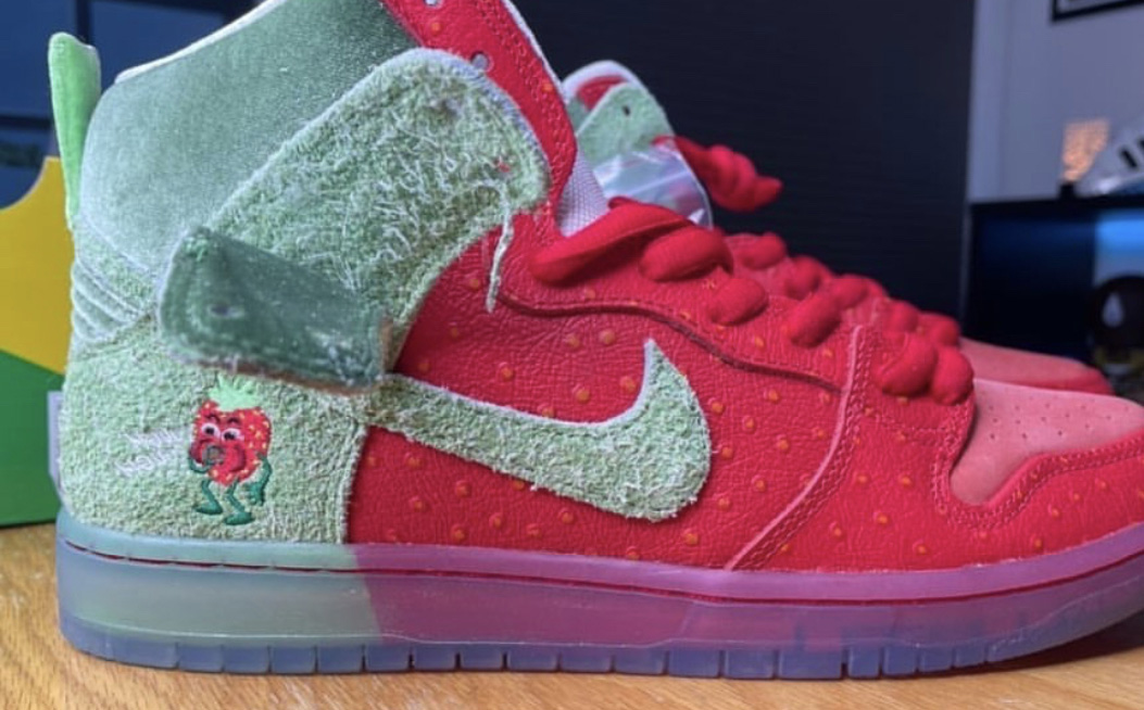 nike strawberry cough shoes